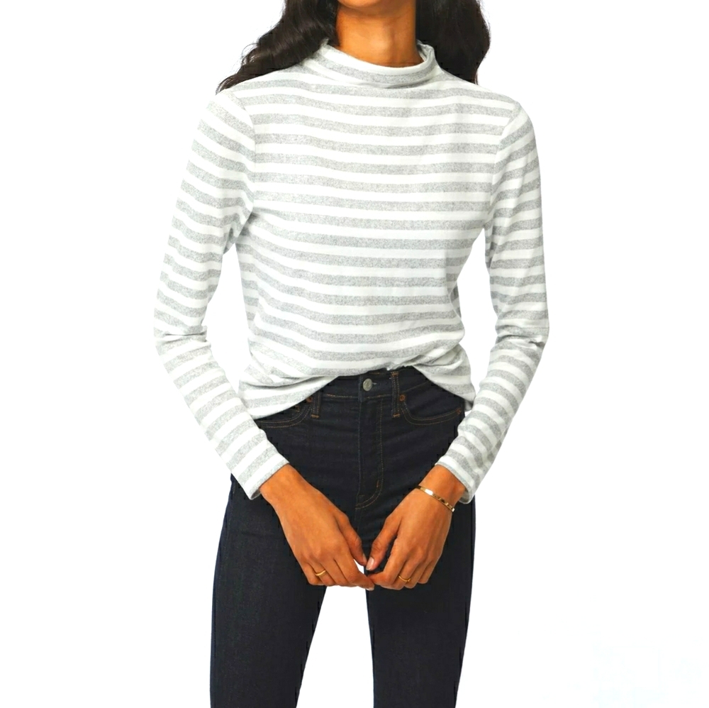 Turtle neck gray, white long sleeve